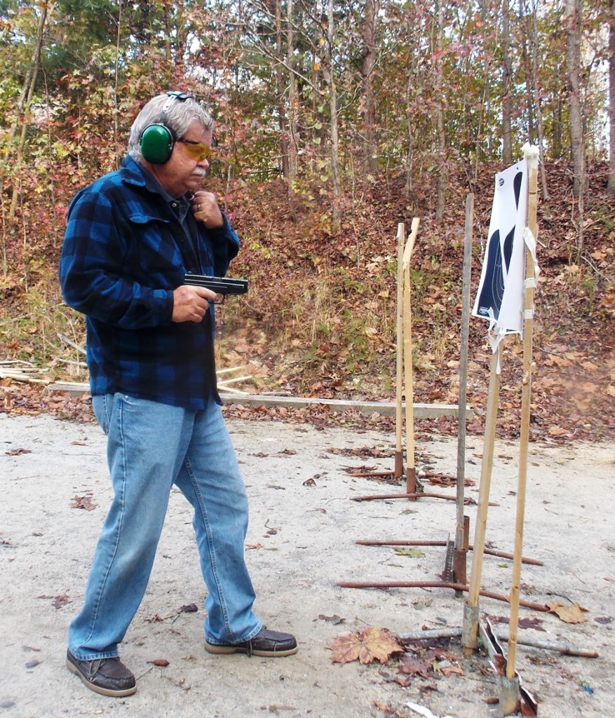Bob Campbell shooting a .357 SIG at close distance for close quarters battle