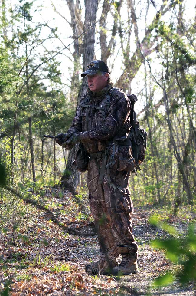 Eddie Salter calling turkeys for Turkey Scouting 101