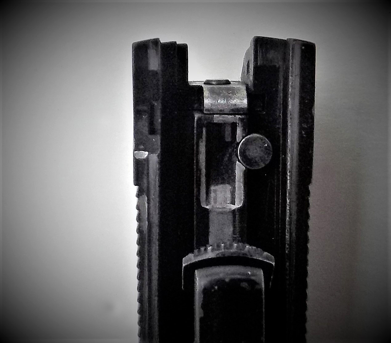 firing pin block on a 1911 pistol