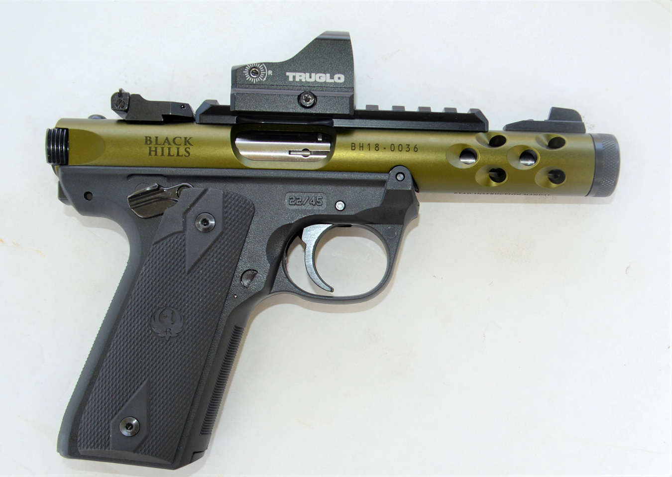 TruGlo Tru-Tec Micro mounted on a Ruger .22/45 pistol