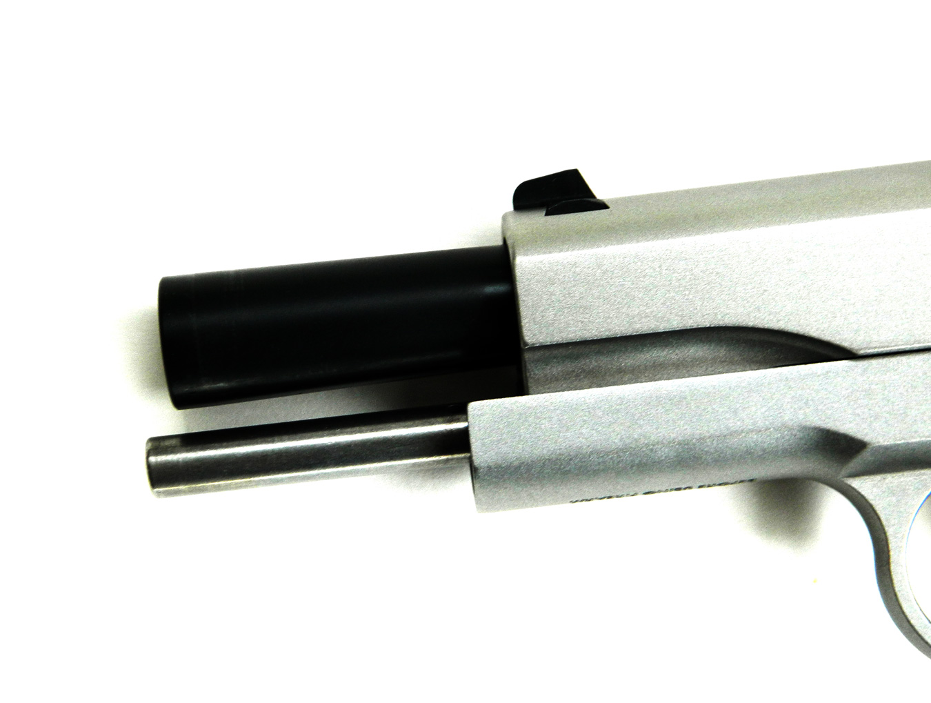 1911 pistol bull barrel, with bushingless lockup