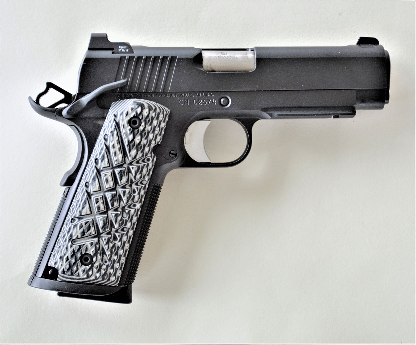 Guncrafter Commander right profile with Shredder grips