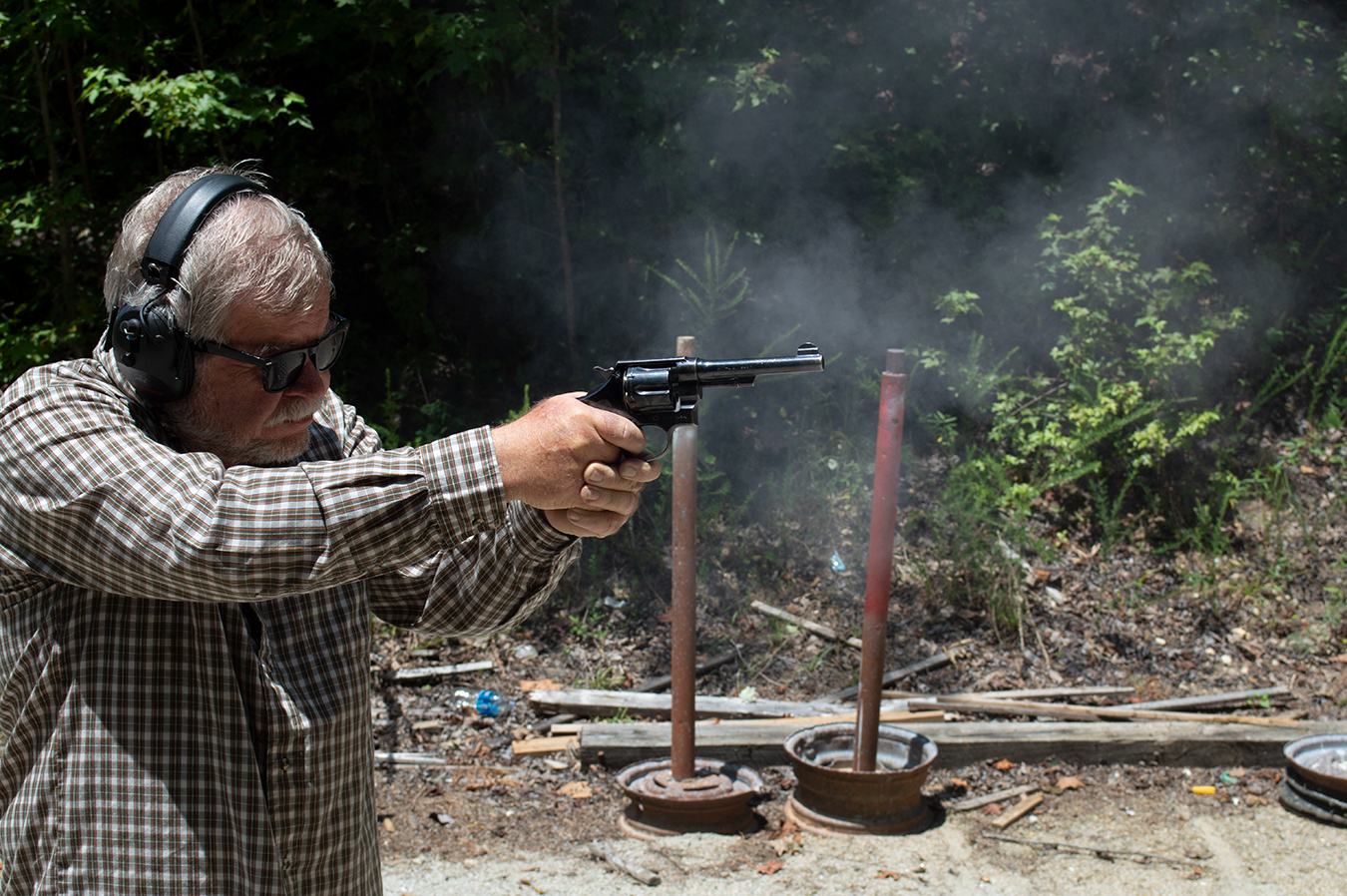 Bob Campbell shooting a 1917 .45 caliber Smith and Wesson N frame revolver