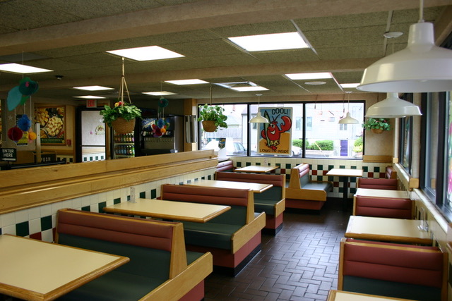 empty diner showing several booths and tables for training situational awareness